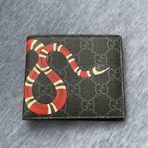 Gucci Kingsnake print GG Supreme wallet